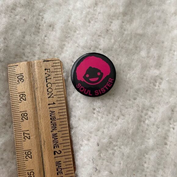 Retro Mini Soul Sister Button - Picture 2 of 4